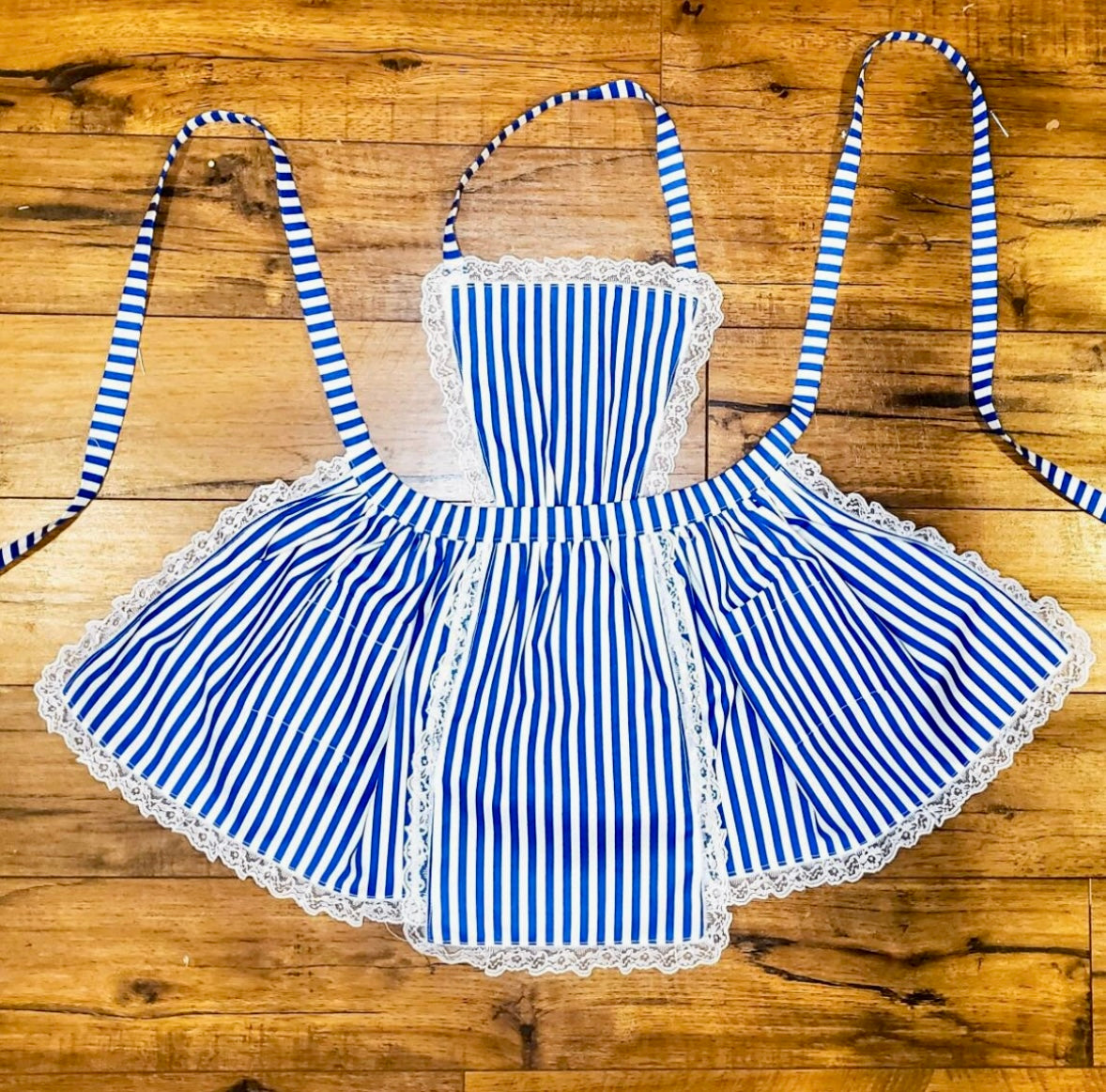 No Place Like Home Apron